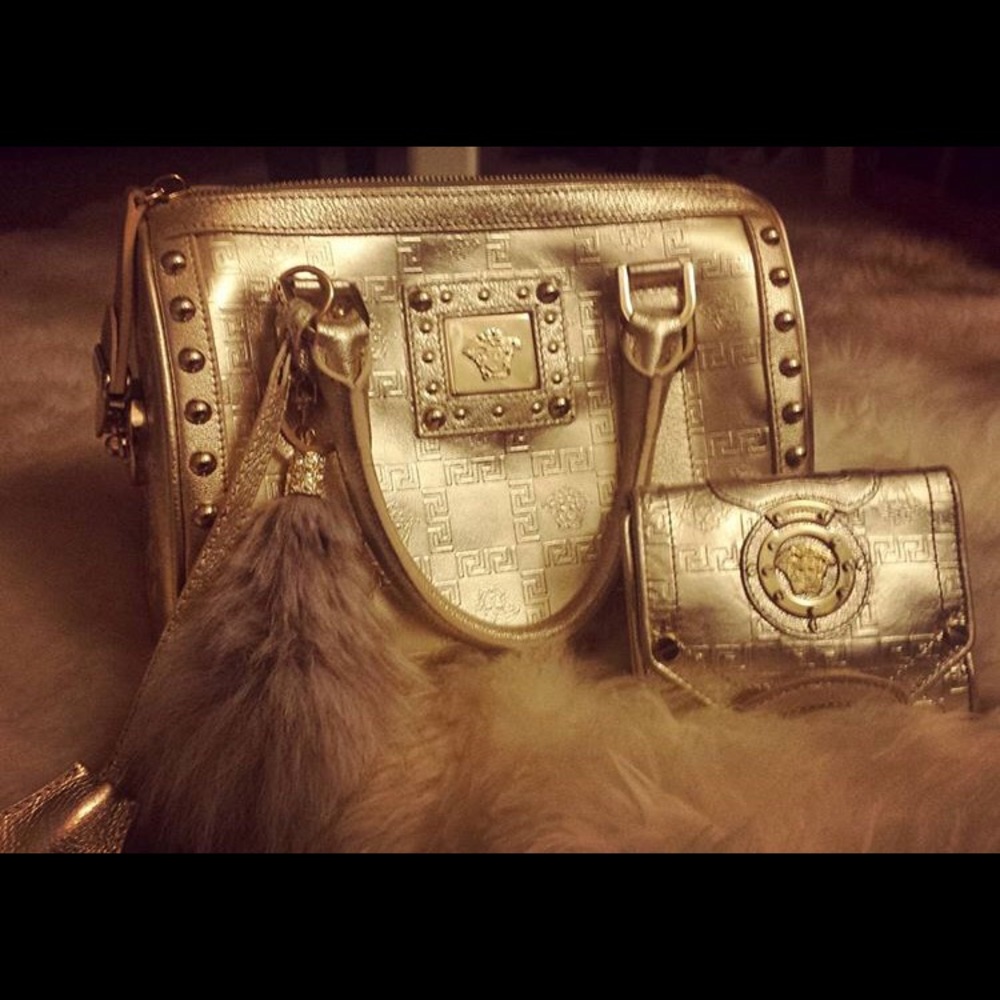 Authentic Versace purse & wallet. ✨ Can separate!
